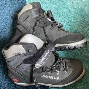 Alpina NNN BC cross country ski boots - size 44